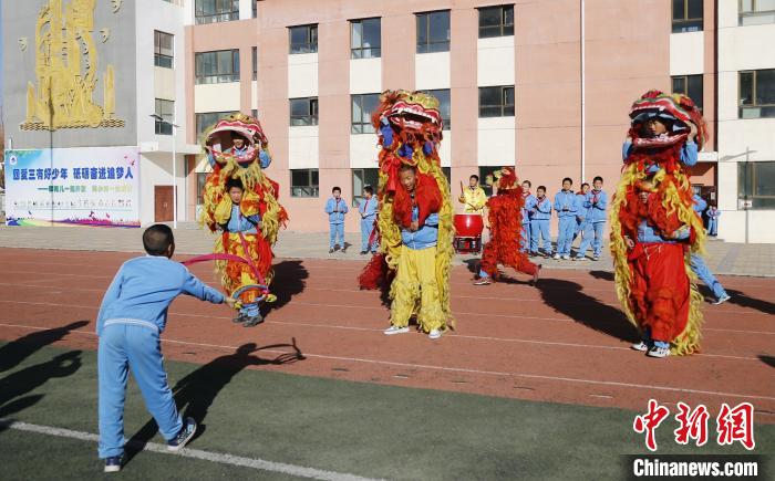 青海西寧：傳統(tǒng)非遺“飛”入校園潤童心