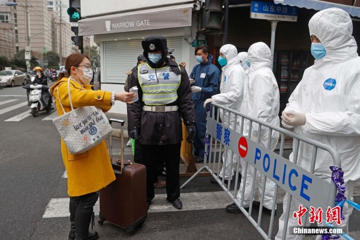 上海一居民區(qū)被列為中風險地區(qū) 直擊防控現場