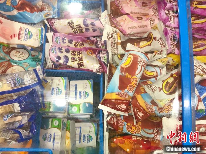 王師傅店里買得較好的雪糕。 <a target='_blank' href='http://www.chinanews.com/' >中新網(wǎng)</a> 左宇坤 攝