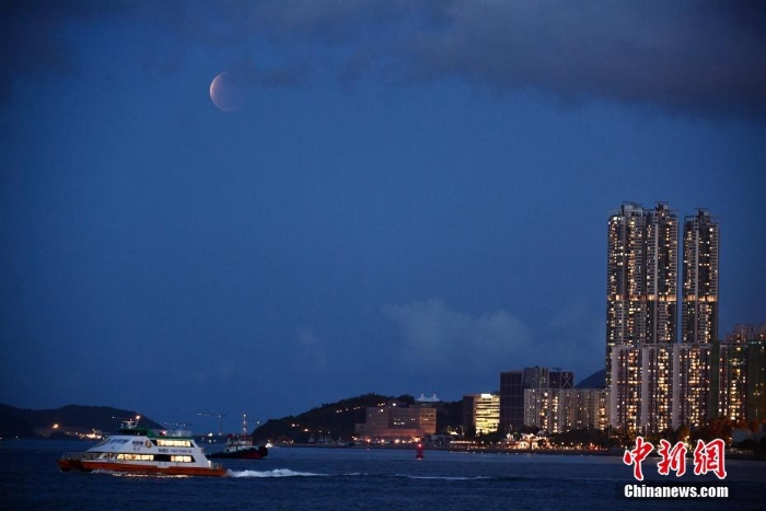 天涯共此時 “超級月亮”現(xiàn)身全球多地夜空