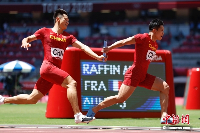 腳下生風(fēng)！東京奧運(yùn)會(huì)中國男子4x100接力晉級決賽