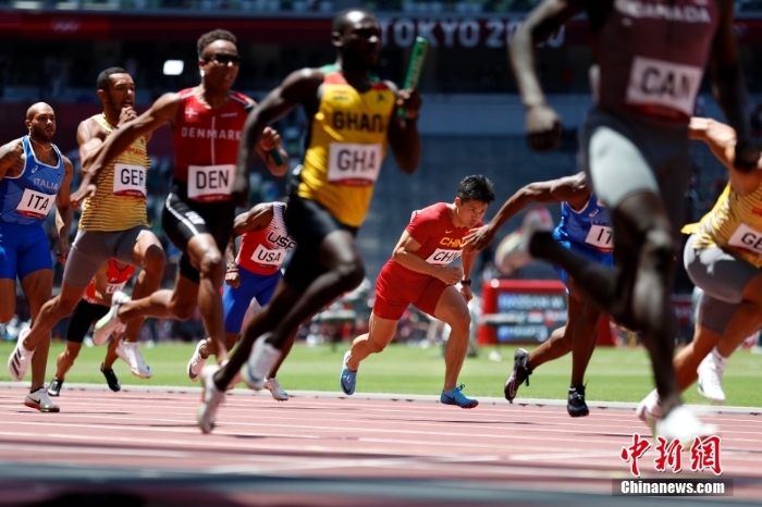 腳下生風(fēng)！東京奧運(yùn)會(huì)中國男子4x100接力晉級決賽