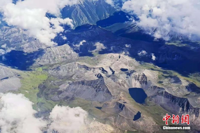 從空中“天路”俯瞰 體驗壯美西藏