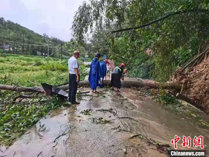 21日至22日安康漢陰突降暴雨?！h陰縣融媒體中心供圖