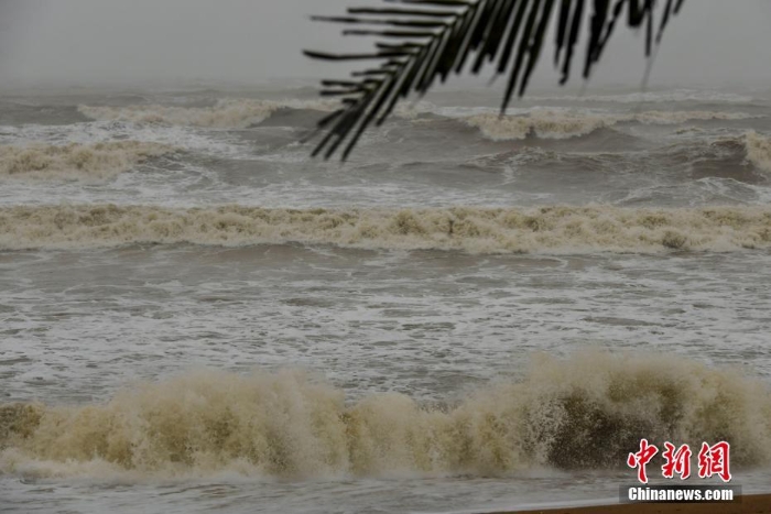 臺(tái)風(fēng)“圓規(guī)”登陸海南博鰲