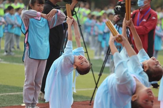 五好小伙伴 快樂動起來 海淀區(qū)第四實(shí)驗(yàn)小學(xué)全員運(yùn)動會勝利召開