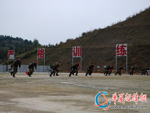 6-官兵快速奔向射擊地線-(2)