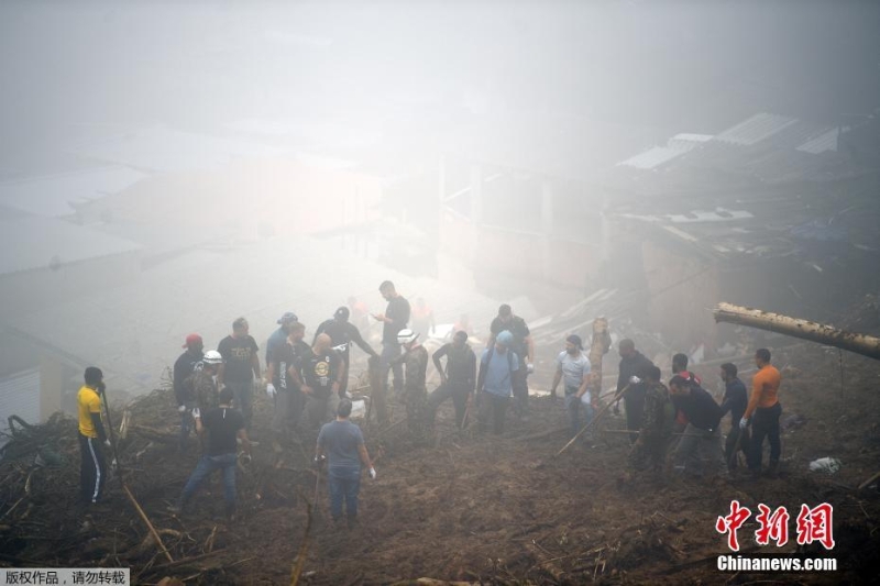 巴西里約州暴雨致死人數(shù)上升 搜救持續(xù)進行