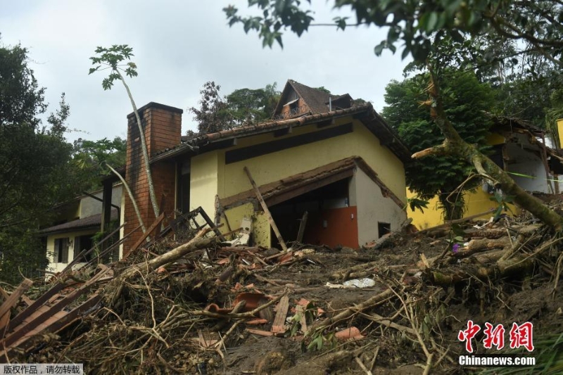 巴西里約州暴雨致死人數(shù)上升 搜救持續(xù)進行