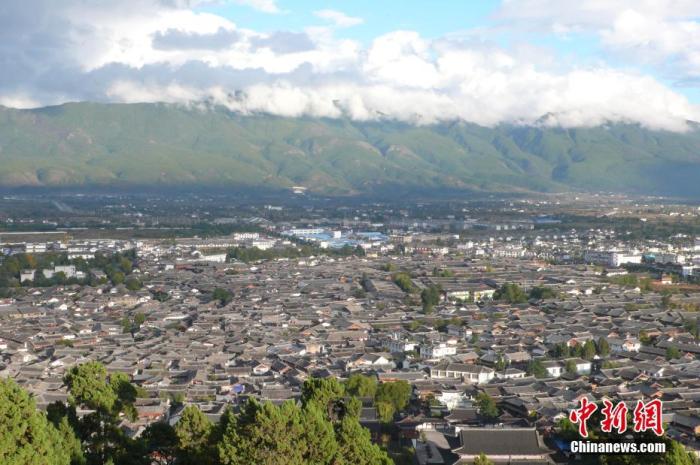 麗江古城遠(yuǎn)景。程惠敏 攝 圖片來源：CTPphoto