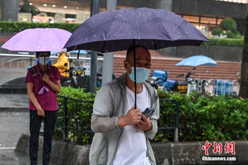 強(qiáng)降水云團(tuán)抵達(dá) 廣州多區(qū)發(fā)布暴雨預(yù)警