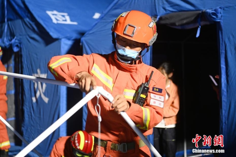 直擊四川蘆山6.1級地震受災民眾安置點