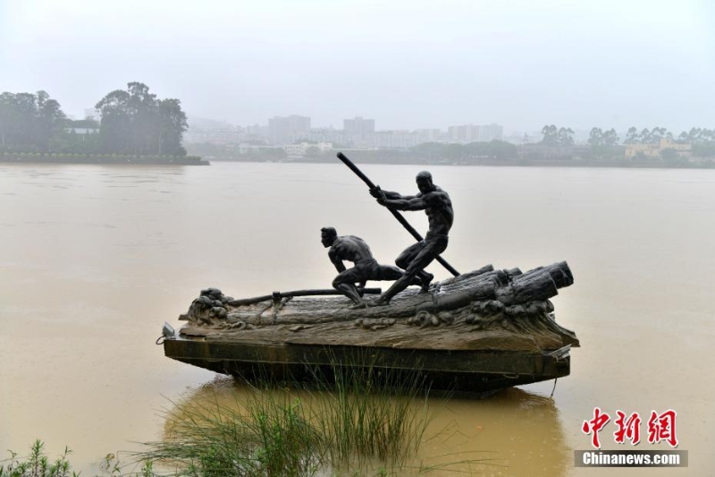 福州：持續(xù)性強降雨導致閩江水位上漲