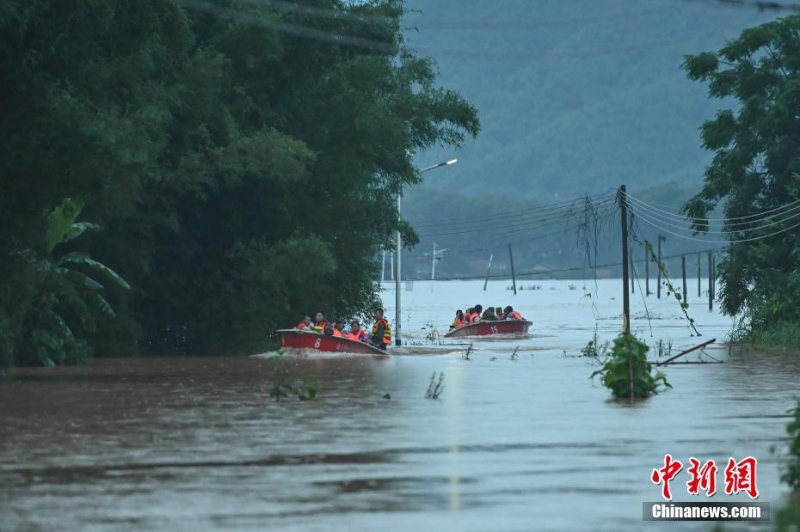 廣東韶關遭洪水襲擊 居民撤離防災避險