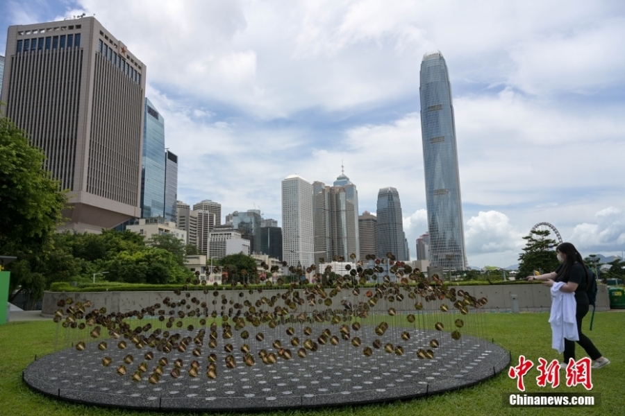 香港舉辦“藝術(shù)＠維港” 展覽慶回歸