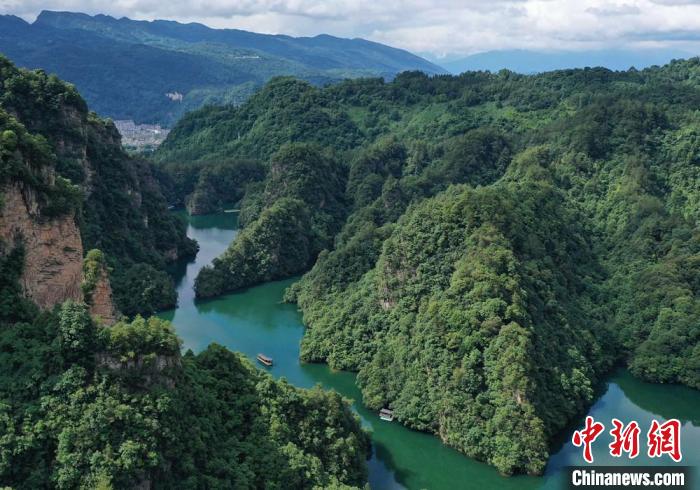 張家界寶峰湖景區(qū)(資料圖)?！怯卤?攝