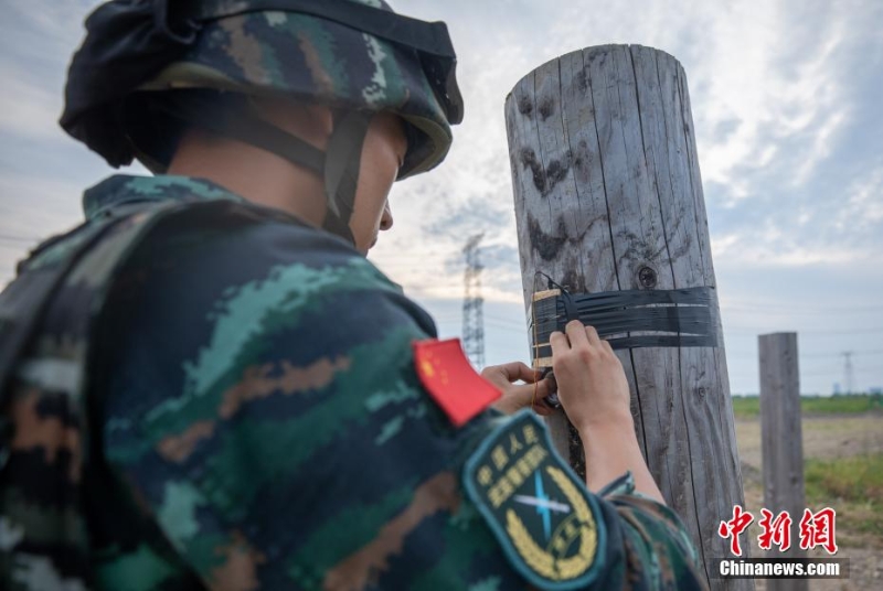 40℃高溫 武警上海總隊(duì)“三實(shí)”訓(xùn)練戰(zhàn)味十足