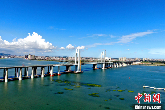 圖為航拍福廈高鐵跨海大橋。（無人機照片） <a target='_blank' href='/'>中新社</a>發(fā) 南昌鐵路 供圖