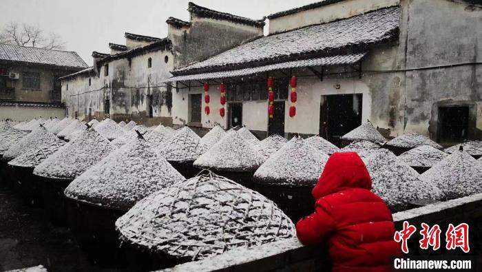 游埠古鎮(zhèn)醬油坊雪景?！潜?攝