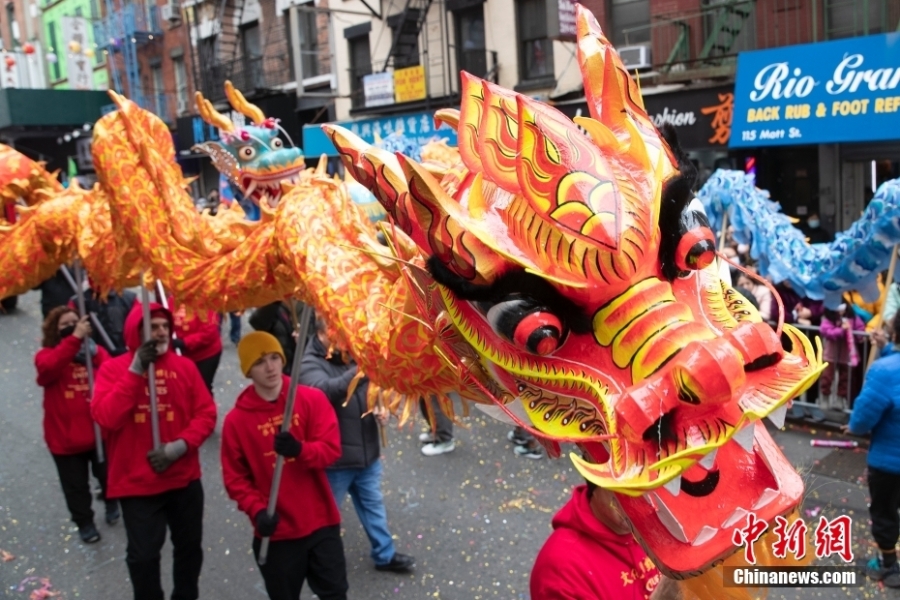 紐約唐人街舉行花車大游行慶祝新春