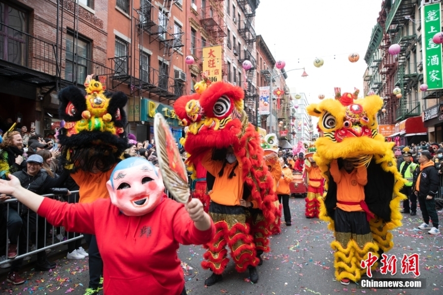 紐約唐人街舉行花車大游行慶祝新春