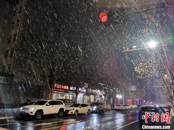 河南大范圍人工增雨雪作業(yè)土壤墑情改善明顯