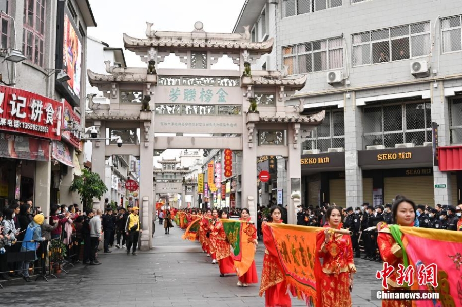 廣東潮州舉辦“青龍廟會” 多彩非遺亮相