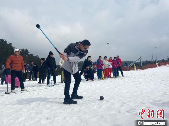 臺灣父子接力木球運(yùn)動：打開兩岸民間交流的一扇窗