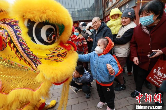 棗莊市市中區(qū)舉辦美食節(jié)，喜迎二月二?！⊥觚堬w 　攝