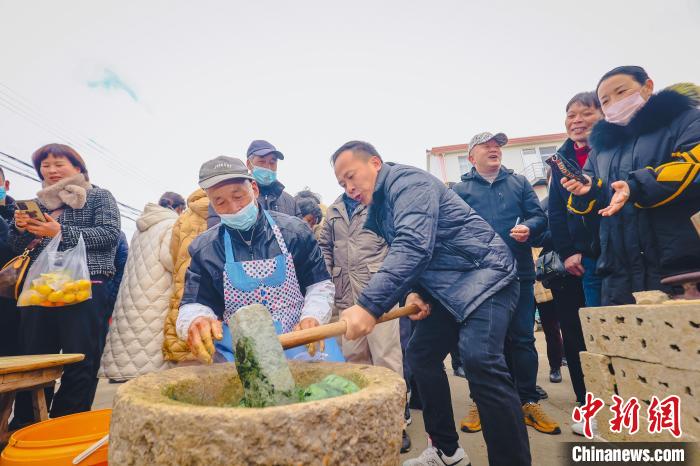 浙江小村“二月二”民俗大薈萃：摸龍須搗年糕牛耕地