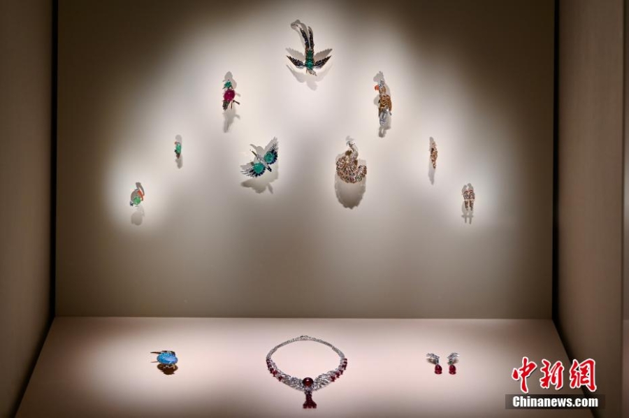 香港故宮文化博物館特展展示女性與珠寶的關(guān)系