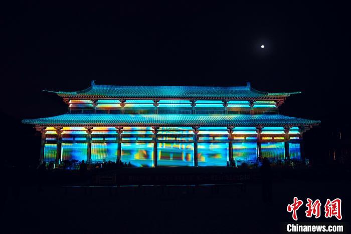 新和縣唐安西都護府文化園夜景。　新和縣唐安西都護府文化園提供