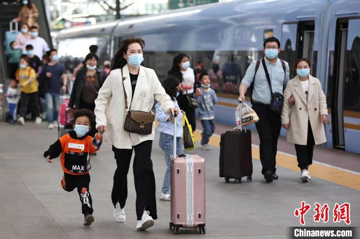 應對“五一”出行熱長三角“水陸空”部門投入大量運力