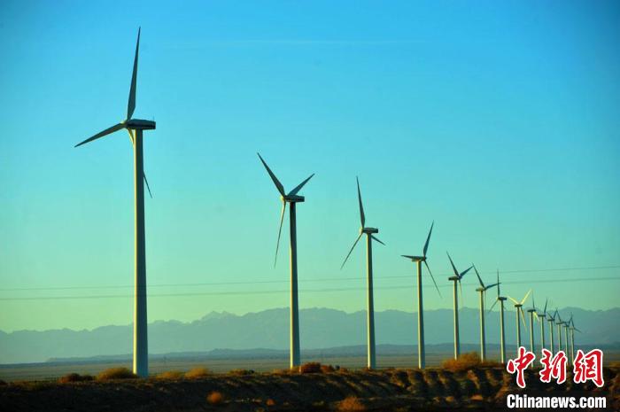 圖為甘肅酒泉千萬千瓦級風電基地。(資料圖) 國網(wǎng)甘肅電力公司供圖