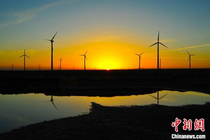 圖為甘肅酒泉千萬千瓦級風電基地。(資料圖) 國網(wǎng)甘肅電力公司供圖