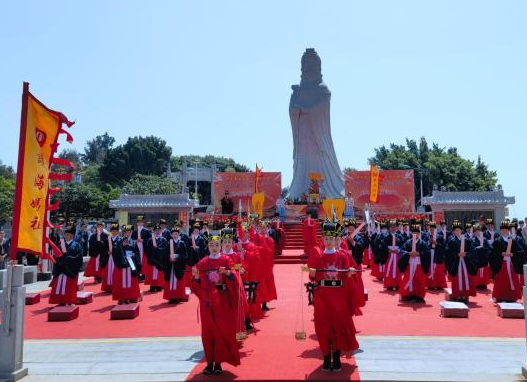 兩岸信眾福建共祭媽祖臺(tái)青互動(dòng)話融合