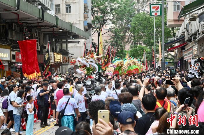 市民及游客參與活動。　李志華 攝