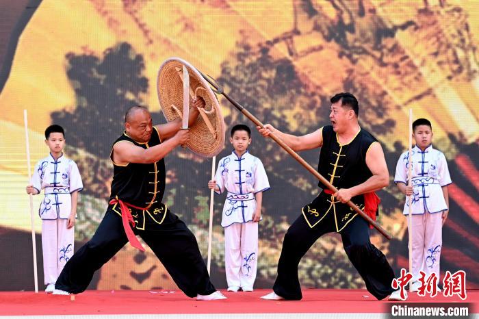 武術(shù)非遺表演?！埥鸫?攝