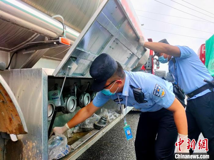 中緬邊境芒滿通道1至5月進出口貨運量超126萬噸