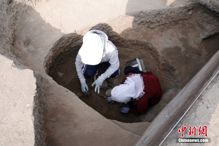 探訪夏家店下層文化西大梁遺址考古發(fā)掘現(xiàn)場(chǎng)