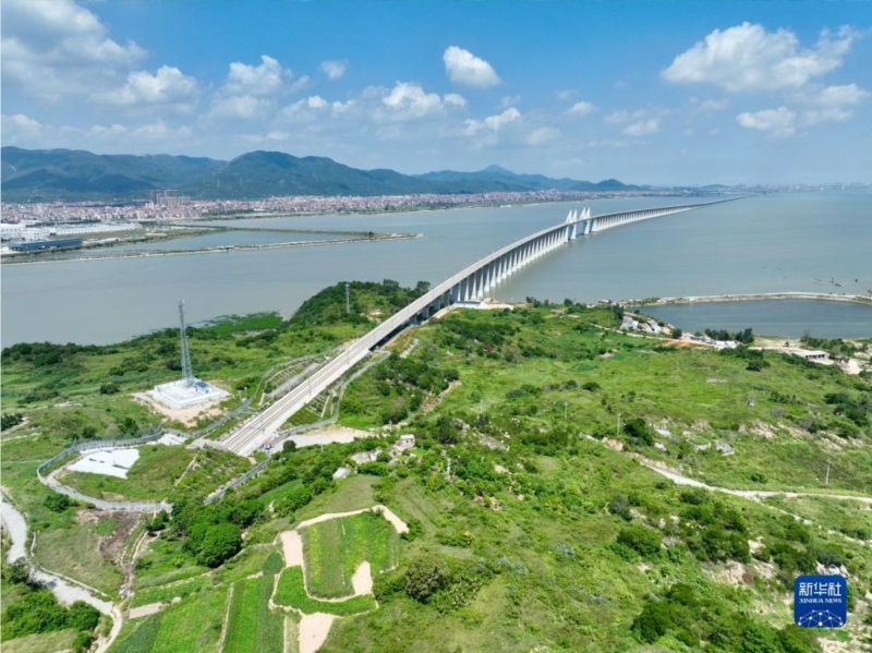 福廈高鐵湄洲灣跨海大橋（9月19日攝，無人機照片）。新華社記者 姜克紅 攝