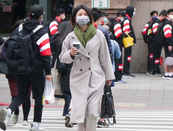 氣象粉專表示，冷空氣前緣已經(jīng)抵達(dá)馬祖，昨晚氣溫還有20度，今天一早只剩9度。（本報(bào)資料照片）